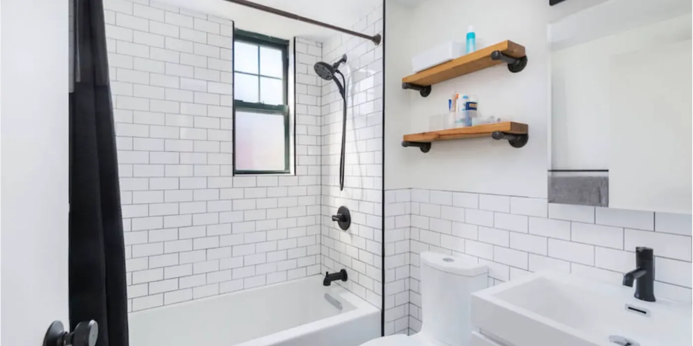 Modern bathroom surfaces and finishes in Westbury NY